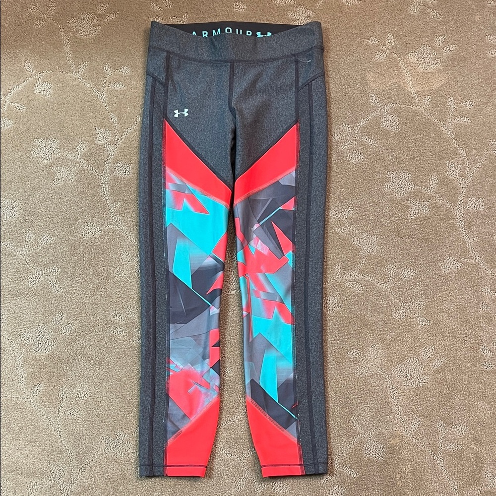 EUC Under Armour Heat Gear Capris Leggings, Small
